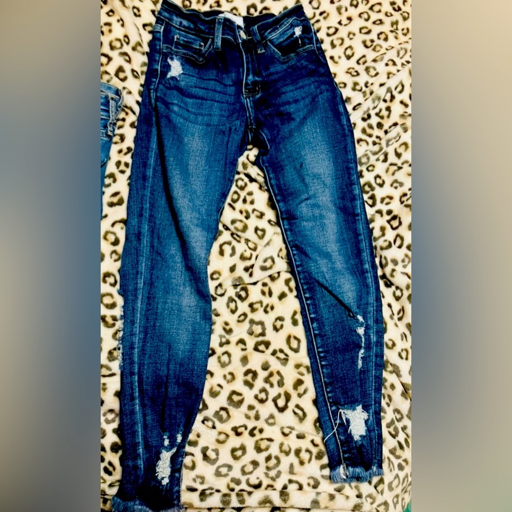 Boutique/buckle jeans size 14 in kids and fits like 25/26 in womens work once